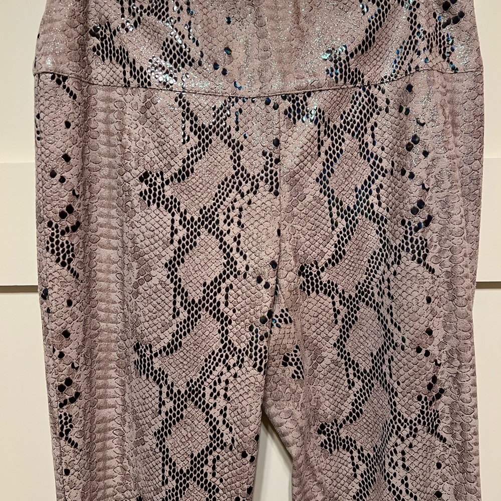 Frank Lyman Pants - Picture 2 of 6